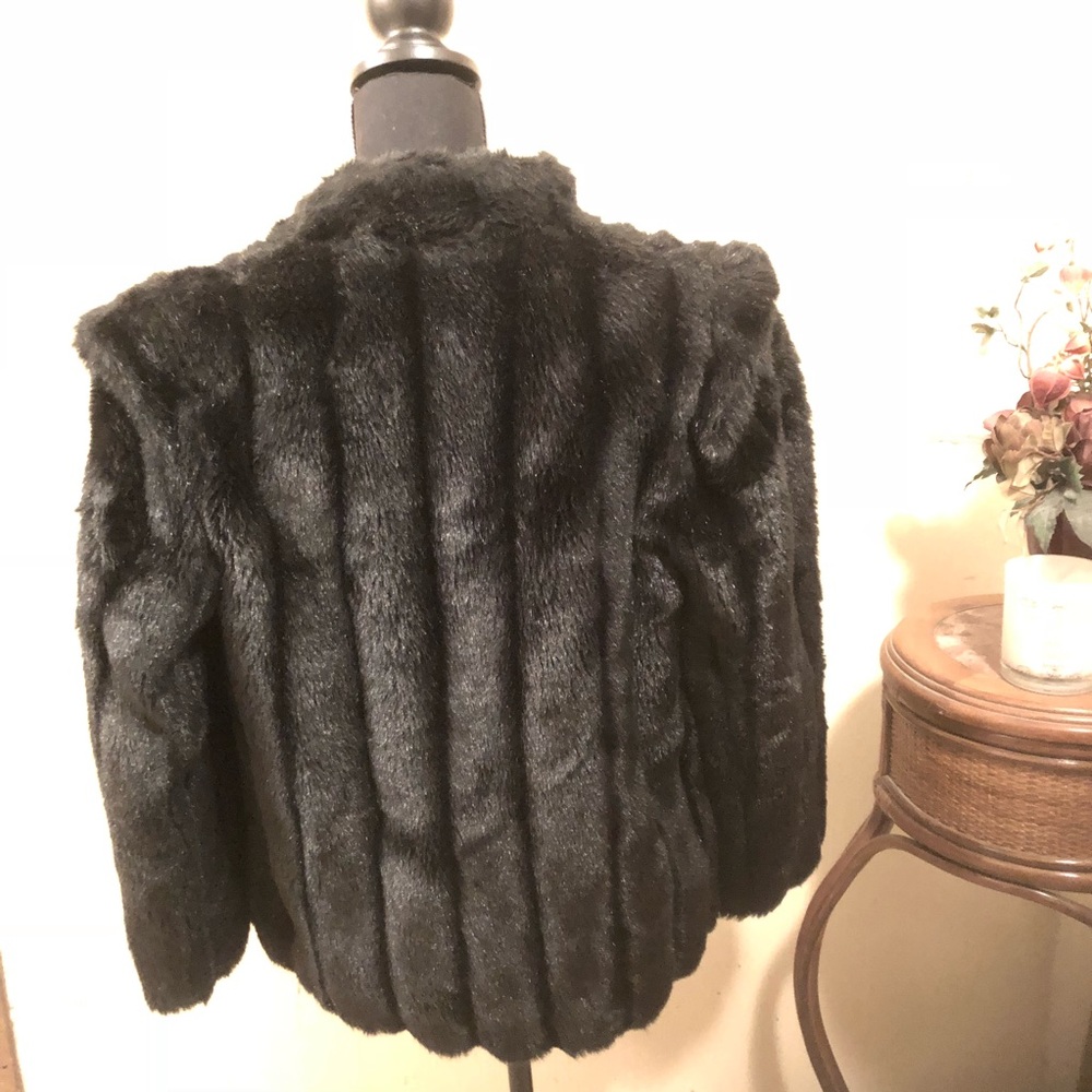 Black faux fur - Picture 2 of 2